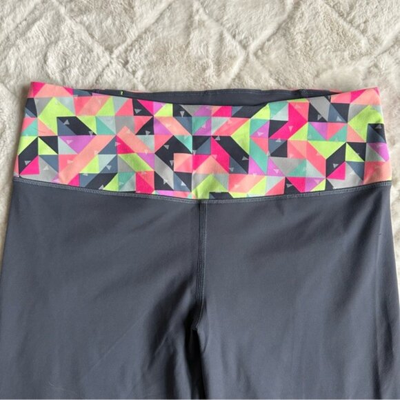 Victoria's Secret VSX | Rainbow Geometric Knockout Capris | Size Medium - Picture 6 of 12